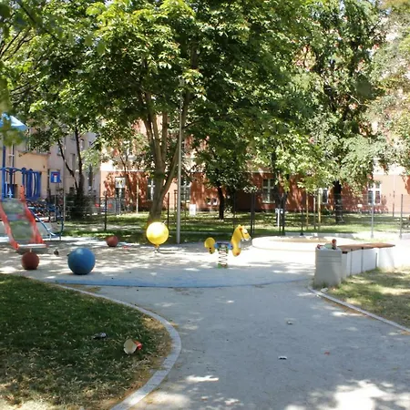 City Center, For 4 People Appartamento *